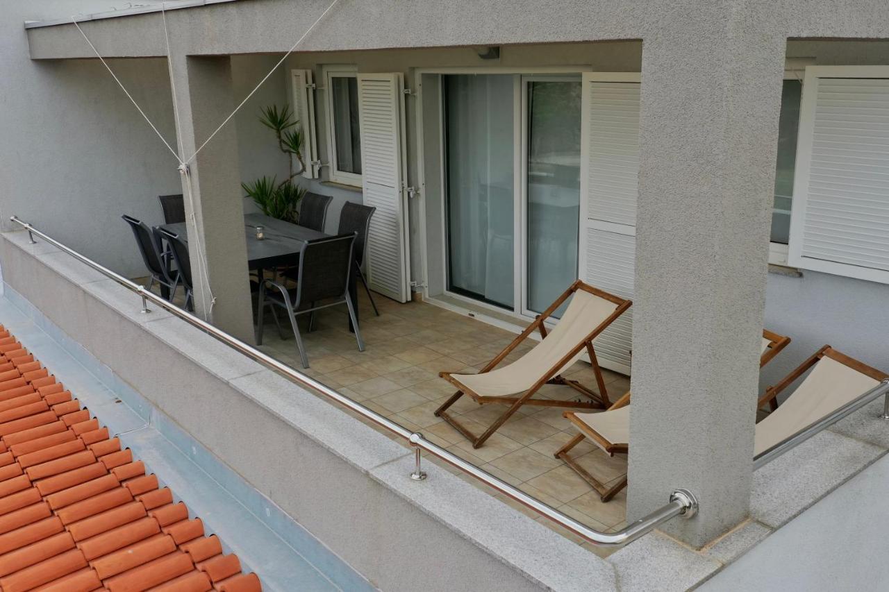 Apartment Spanjol Banjol Luaran gambar