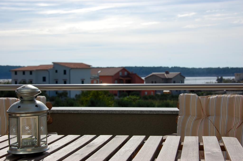 Apartment Spanjol Banjol Luaran gambar